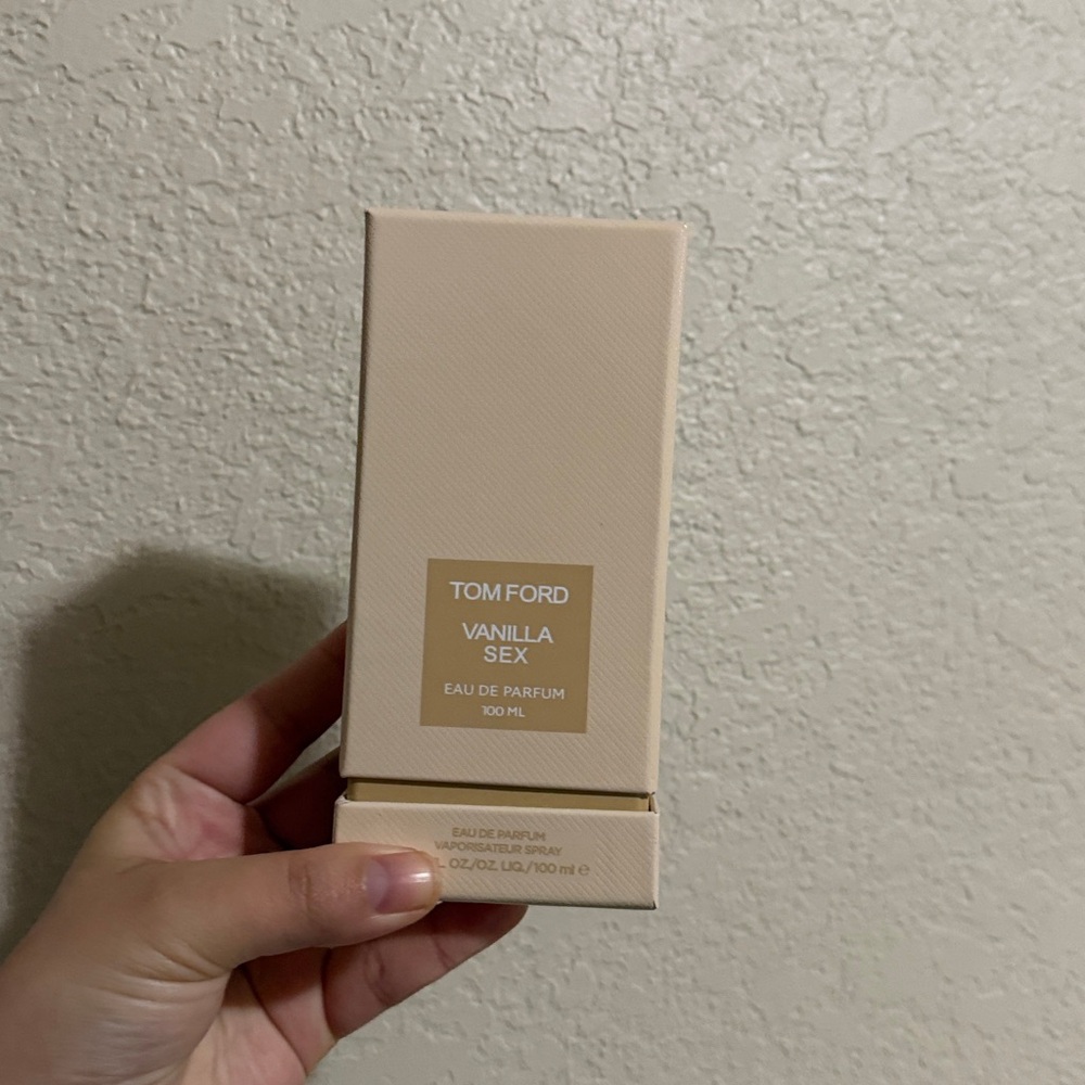 TOM FORD